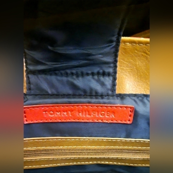 Tommy Hilfiger pink canvas shoulder bag - Picture 7 of 7